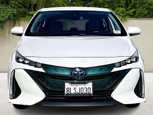 Certified 2020 Toyota Prius Prime LE image 2