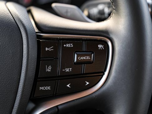 Used 2022 Lexus ES 350 w/ Premium Package image 17