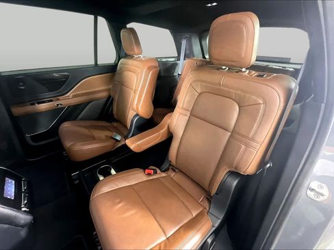 Used 2022 Lincoln Aviator Reserve w/ Equipment Group 201A AWD/4WD image 18