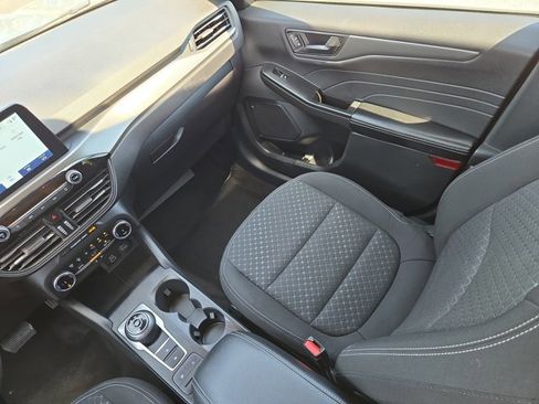 Used 2025 Ford Escape Active AWD/4WD image 14