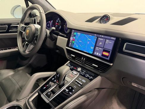 Used 2021 Porsche Cayenne GTS AWD/4WD image 33