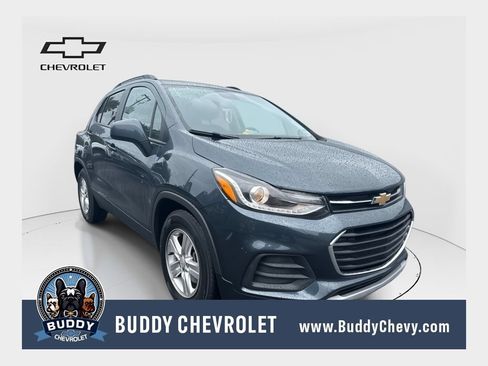 Used 2022 Chevrolet Trax LT w/ LT Convenience Package FWD image 1