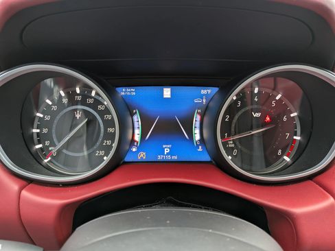 Used 2019 Maserati Levante GTS AWD/4WD image 16