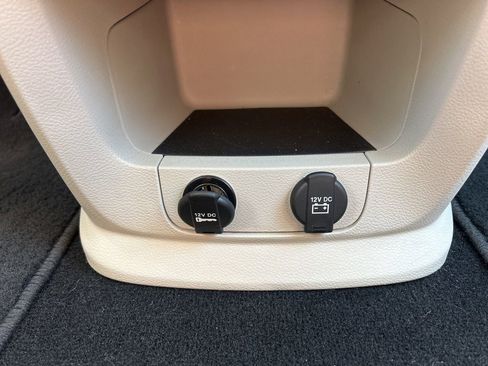 Used 2020 Dodge Grand Caravan SE w/ UConnect Hands-Free Group FWD image 25