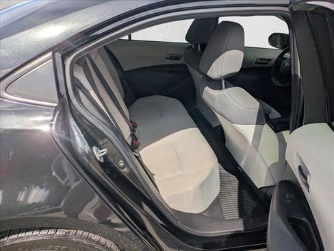 Used 2022 Toyota Corolla LE FWD image 17