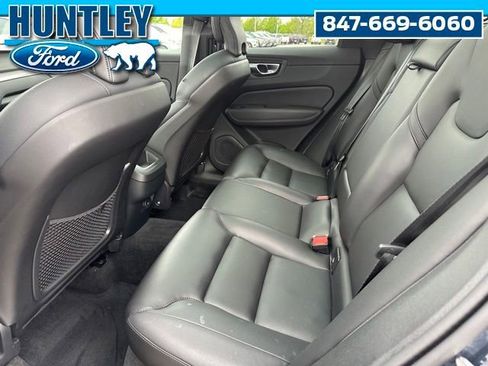 Used 2025 Volvo XC60 B5 Core AWD/4WD image 12