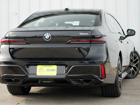 Used 2023 BMW 760i xDrive w/ Executive Package image 5