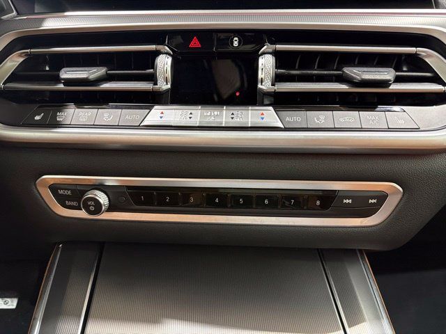 Used 2019 BMW X5 xDrive40i w/ Premium Package 2 AWD/4WD image 14