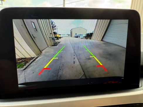 Used 2020 Ford Escape SE image 18