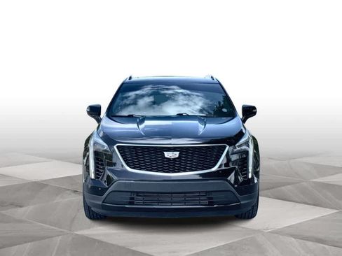 Used 2022 Cadillac XT4 Sport w/ Enhanced Visibility Package FWD image 3