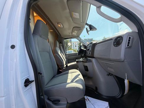 New 2027 Ford E-350 and Econoline 350 Super Duty w/ Interior Upgrade Package image 13