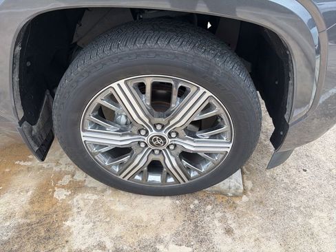 Used 2024 Toyota Sequoia Capstone AWD/4WD image 3