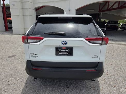 Used 2024 Toyota RAV4 LE AWD/4WD image 11