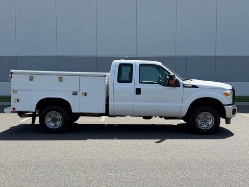 Used 2013 Ford F250 XL w/ PWR Equipment Group AWD/4WD image 4
