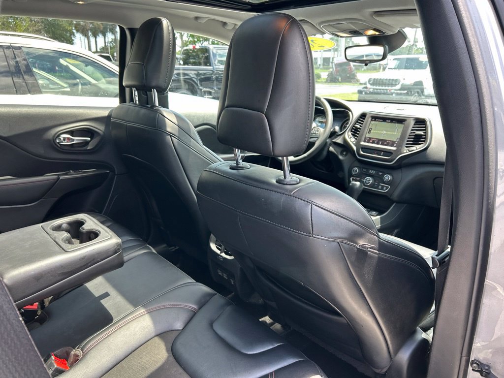 Used 2022 Jeep Cherokee Trailhawk w/ Sun, Sound & Nav Group AWD/4WD image 46