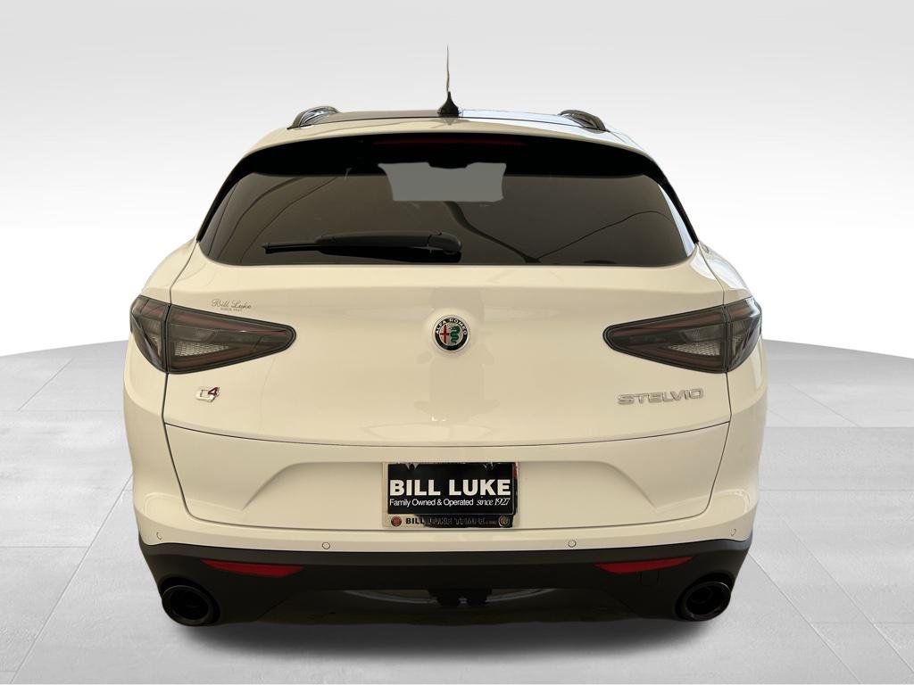 New 2025 Alfa Romeo Stelvio Sprint w/ Convenience Package AWD/4WD image 7