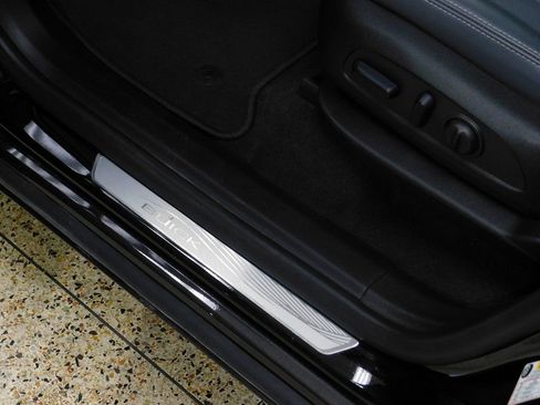 Used 2024 Buick Enclave Essence image 25