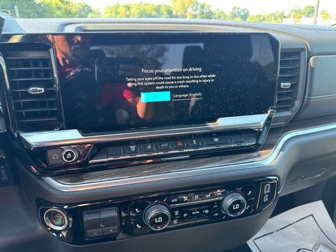 Used 2025 Chevrolet Silverado 2500 LT w/ Convenience Package AWD/4WD image 7