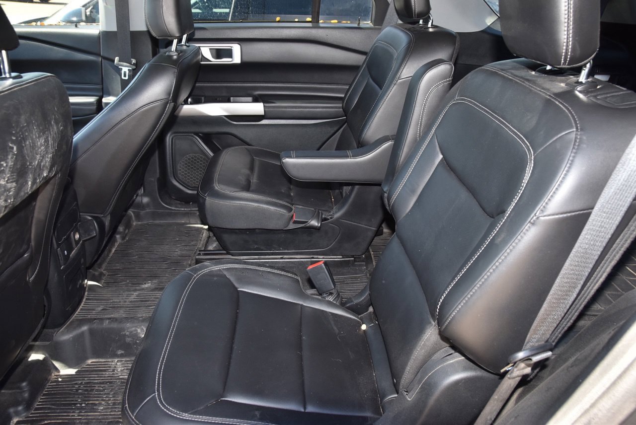 Used 2023 Ford Explorer XLT w/ Equipment Group 202A RWD image 11