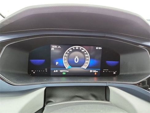 Used 2022 Volkswagen Taos SE image 11