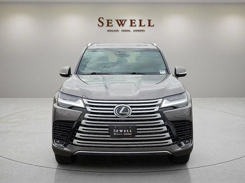 Used 2024 Lexus LX 600 4WD w/ Luxury Package image 8