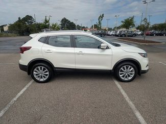 Used 2022 Nissan Rogue Sport SV FWD video 4