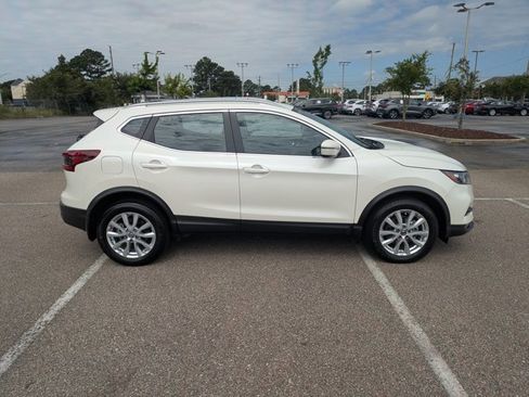 Used 2022 Nissan Rogue Sport SV FWD image 4
