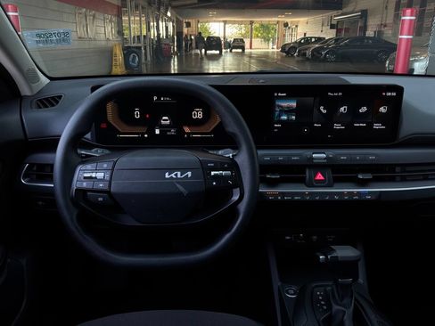 Used 2025 Kia K4 FWD image 13