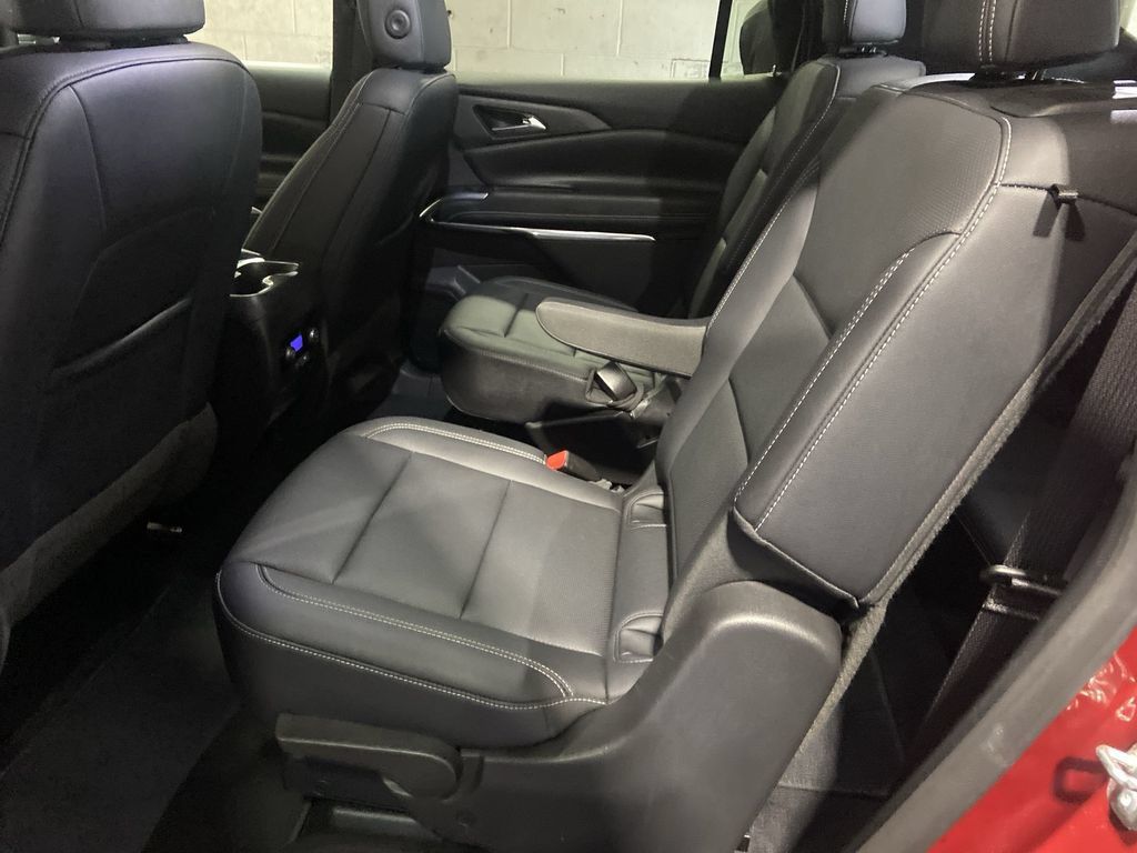 Certified 2025 Chevrolet Traverse LT AWD/4WD image 24