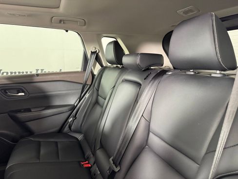 Used 2023 Nissan Rogue SL w/ SL Premium Package image 4