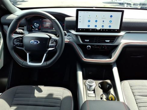 Used 2026 Ford Explorer ST-Line w/ ST-Line Street Pack AWD/4WD image 16