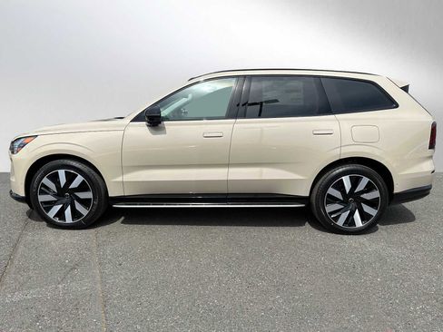 New 2025 Volvo EX90 Ultra image 6