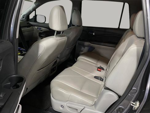 Used 2016 Honda Pilot Touring image 12