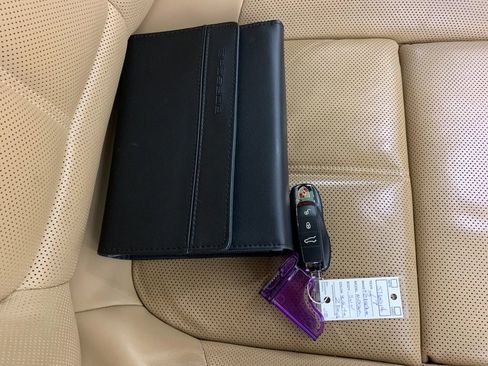 Used 2017 Porsche Macan Base image 42