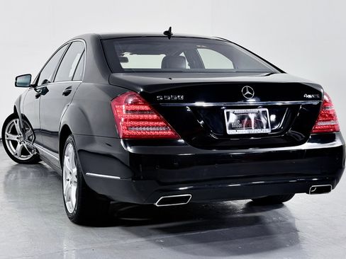 Used 2011 Mercedes-Benz S 550 4MATIC image 9
