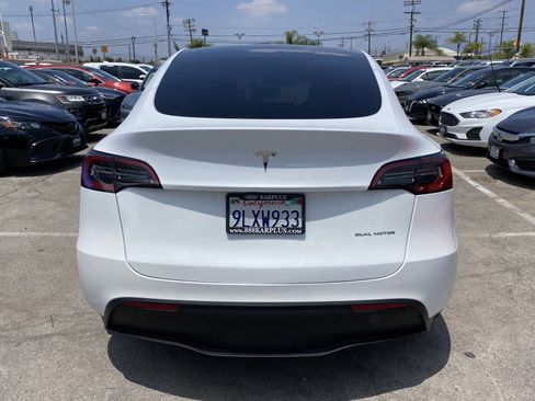 Used 2024 Tesla Model Y Long Range AWD/4WD image 10