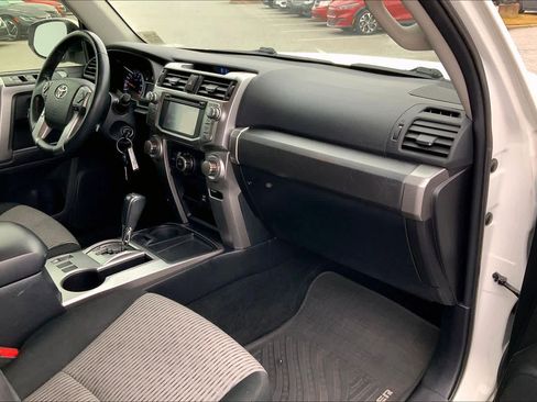 Used 2016 Toyota 4Runner SR5 image 16