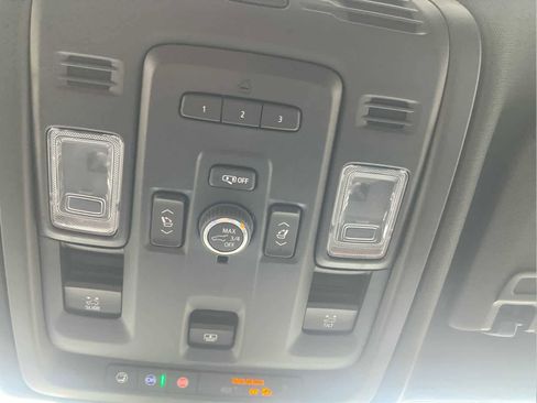 Used 2024 Cadillac Escalade Premium Luxury w/ Performance Package image 13