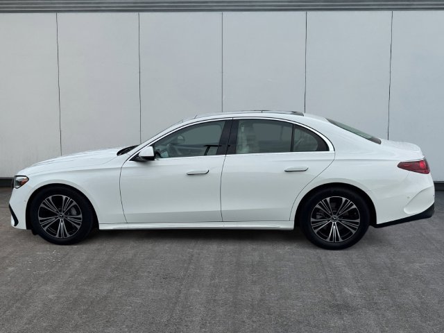 Used 2024 Mercedes-Benz E 350 4MATIC Sedan image 2