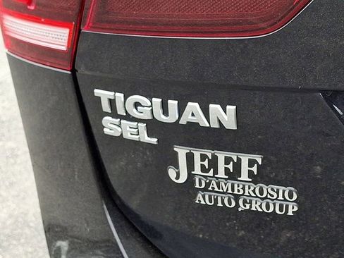 Used 2021 Volkswagen Tiguan SEL image 35