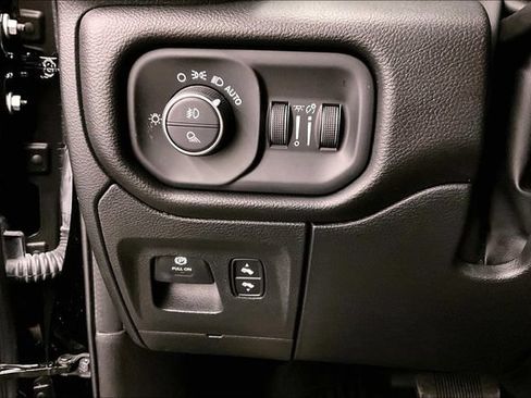 Used 2023 RAM 1500 Laramie AWD/4WD image 35