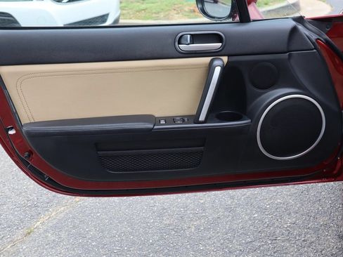 Used 2009 MAZDA MX-5 Miata Grand Touring RWD image 8