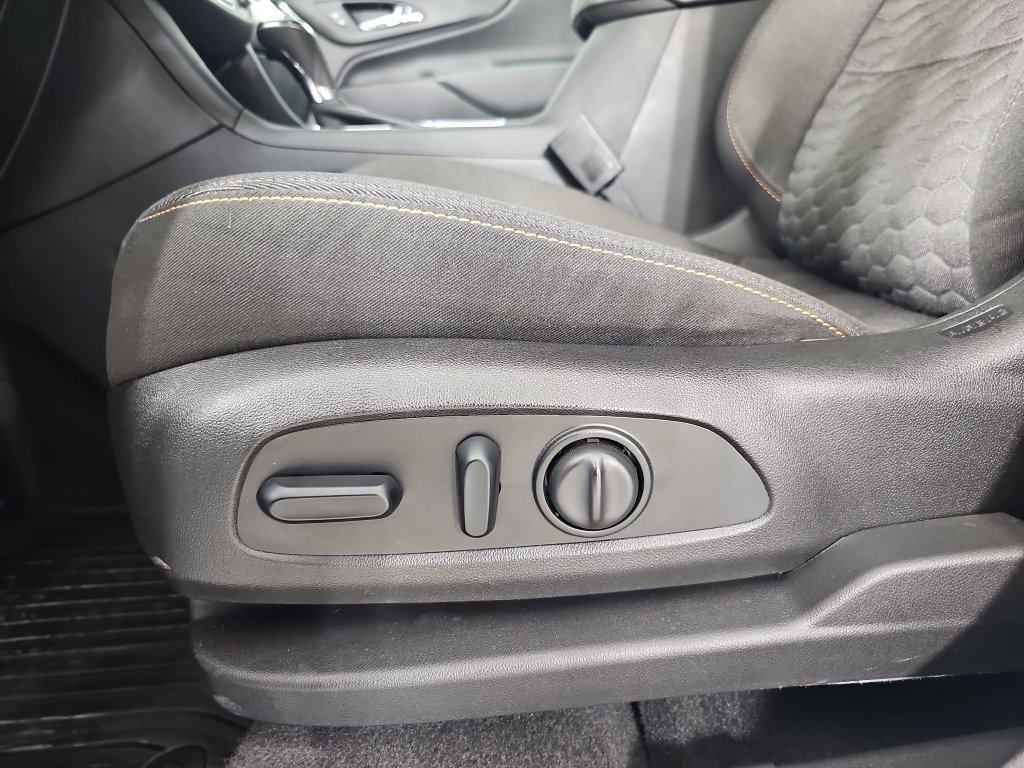 Used 2019 Chevrolet Equinox LT w/ Driver Convenience Package FWD image 35