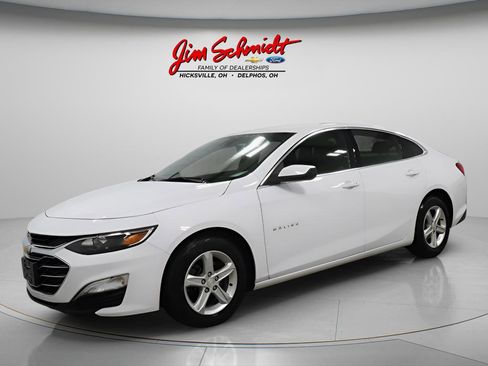 Used 2023 Chevrolet Malibu LS w/ Driver Confidence Package image 2