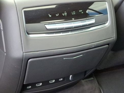 Certified 2024 Cadillac Escalade V w/ Heavy-Duty Trailer Package image 9