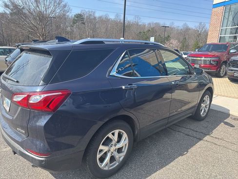 Used 2018 Chevrolet Equinox Premier image 2