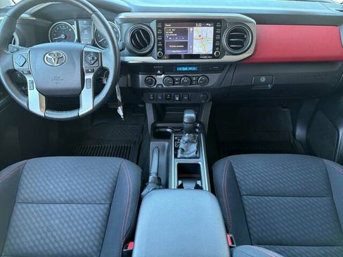 Used 2021 Toyota Tacoma SR5 AWD/4WD image 17