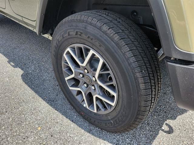 Used 2026 Jeep Wrangler Unlimited Sahara AWD/4WD image 24