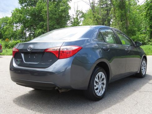 Used 2018 Toyota Corolla LE FWD image 5