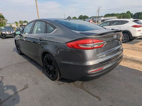 Used 2019 Ford Fusion SE w/ Equipment Group 151A FWD image 5